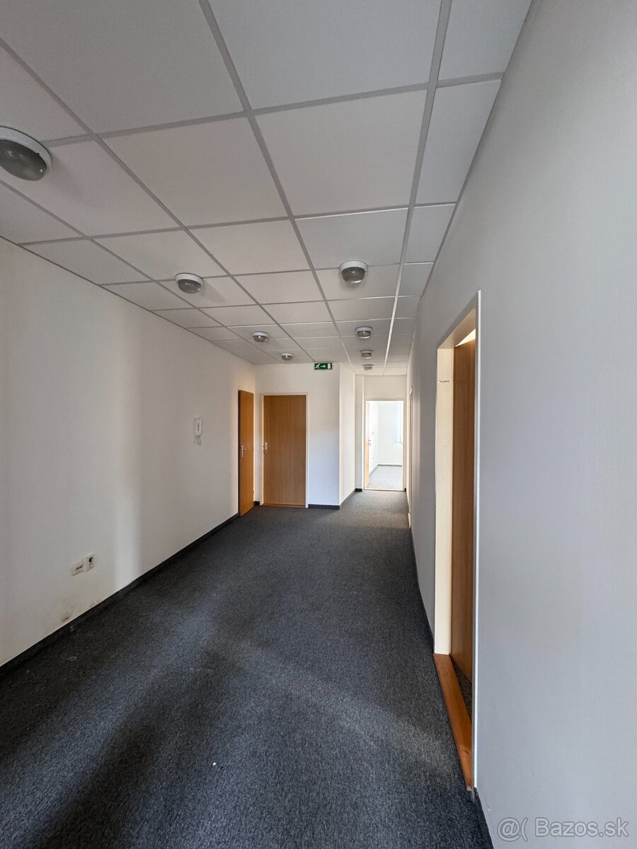 Na predaj budova v Trnave v centre mesta (1014 m²) - 13