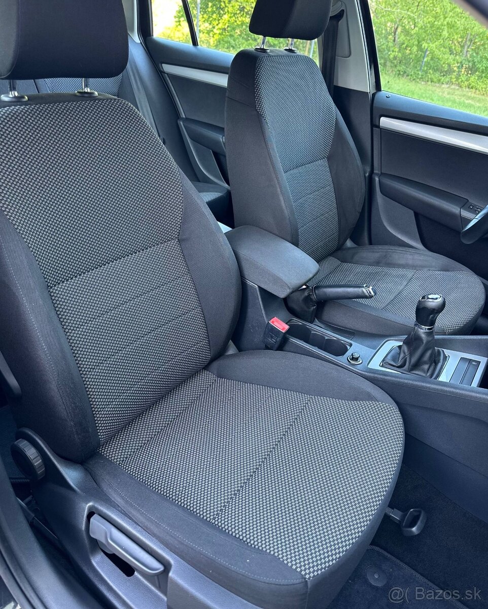 ŠKODA OCTAVIA III COMBI 1.6 TDI 2014 77KW - 13