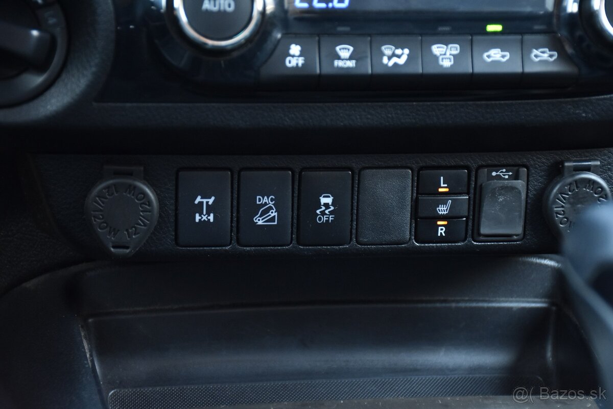 Toyota Hilux 2.4 D-4D (150 k) AUTOMAT 4X4 2020 DPH - 13