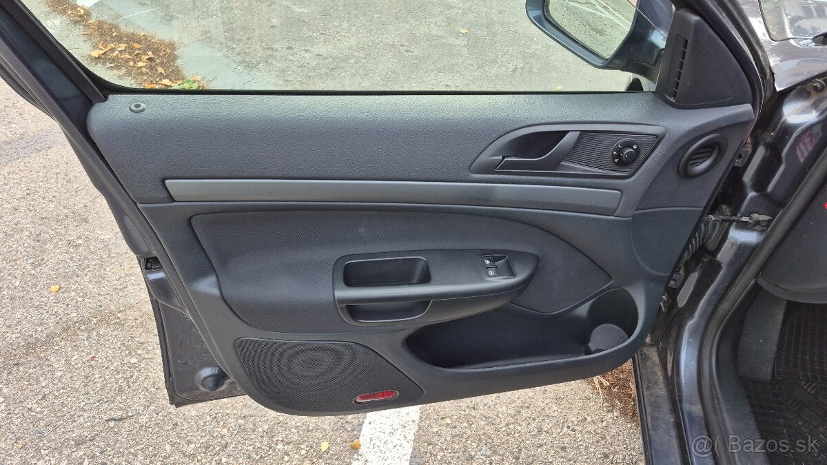 Škoda Octavia 2 1.6Mpi 75kw 84 000km - 13