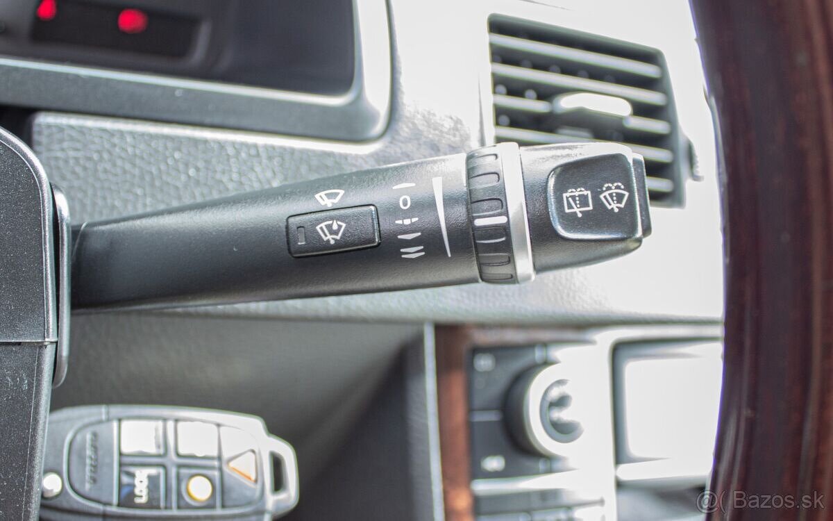 Volvo XC90 XC 90 D5 Momentum A/T - 13