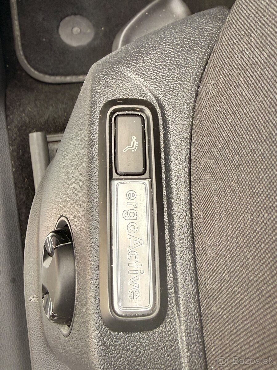 Predám W Tiguan 2,0 4x4 R-line - 13