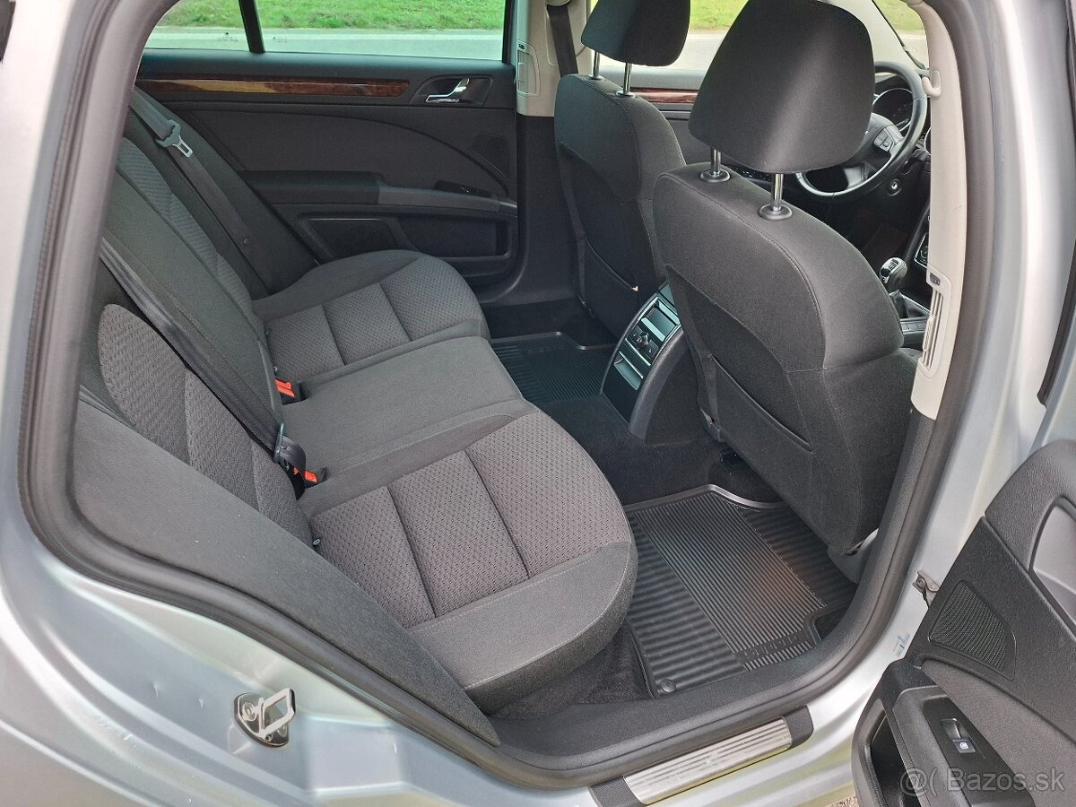 Škoda Superb Combi 2.0 TDI - 13