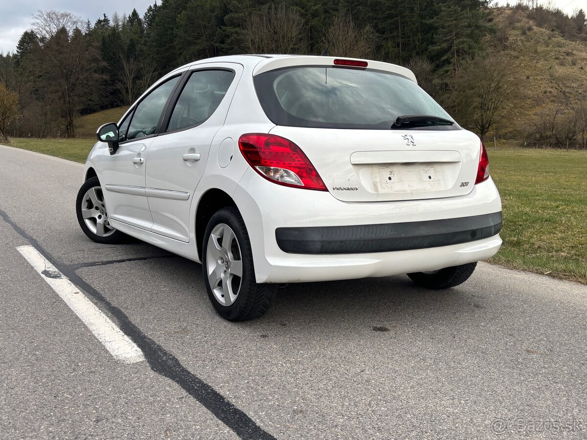 Peugeot 207 1.6 HDI - 13