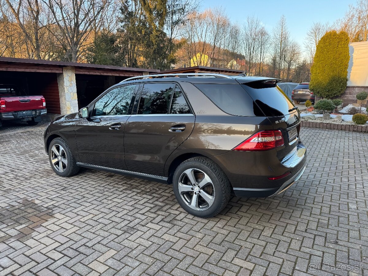 Mercedes-Benz ML350 - 13
