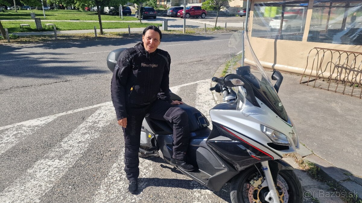 Aprilia srv 850 - 13