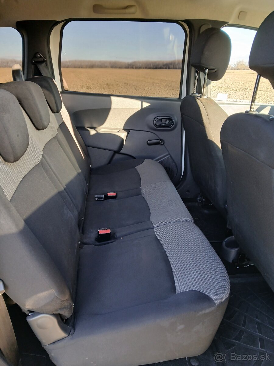 Dacia Lodgy 1.6 - 13