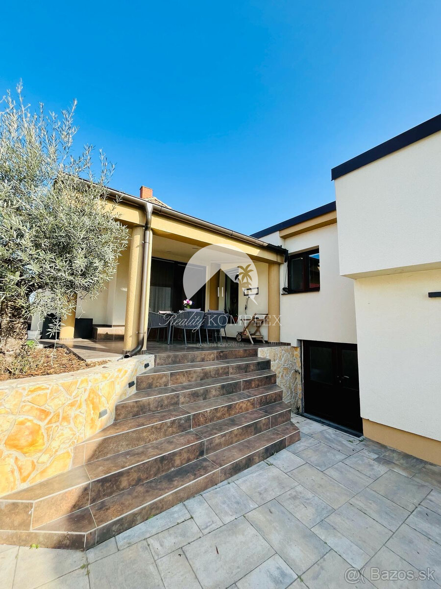 Reality KOMPLEX s.r.o. Vám ponúka nadštandarný rodinný dom v - 13