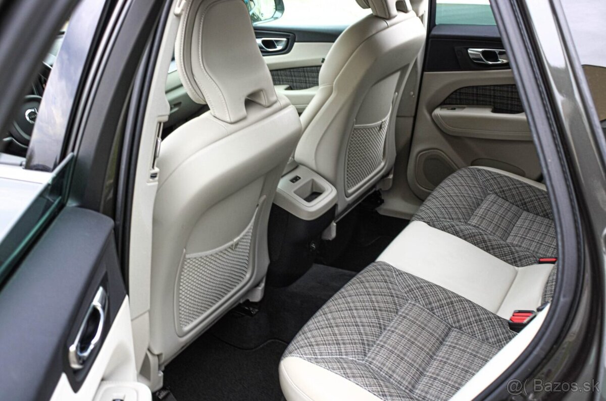 Volvo XC60 B4 R-Design AWD A/T - 13