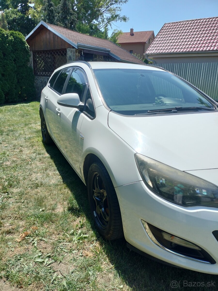 Opel Astra j - 13