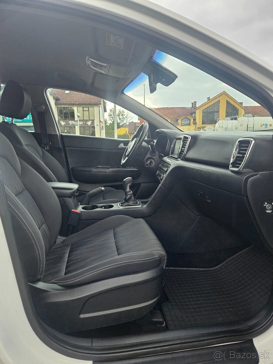 Kia Sportage 1.7CRDi 115KM Navi Kamera biela perla - 13