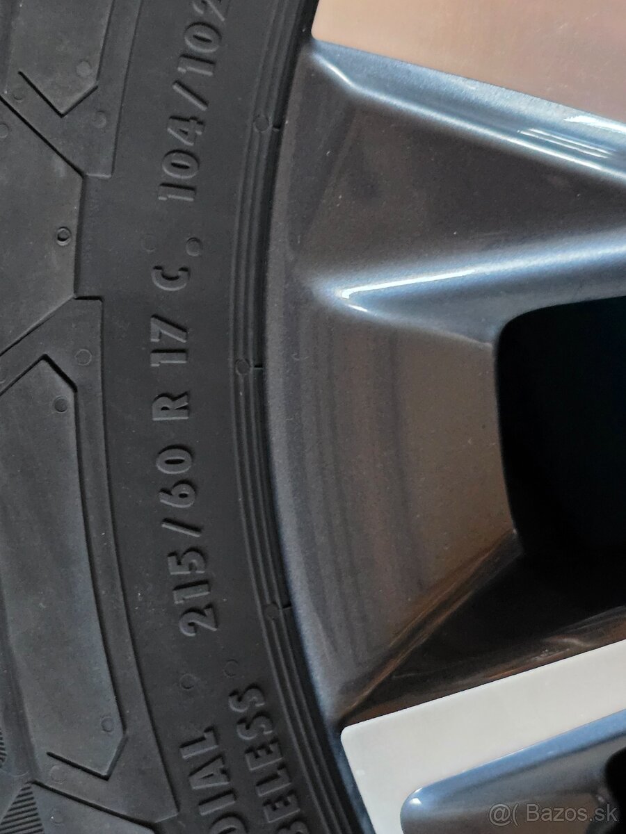 Predám zimné pneumatiky 215 /60/R17 - 13