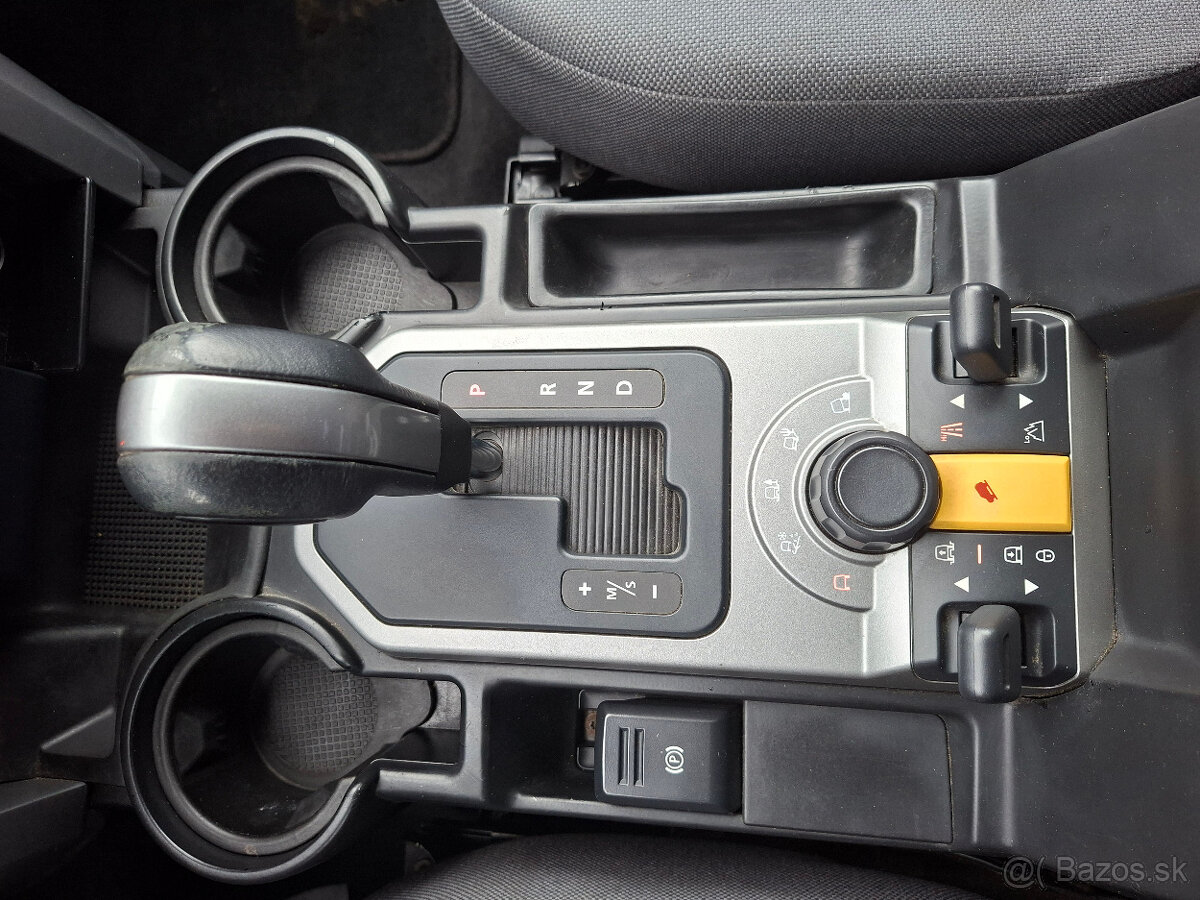 Land Rover Discovery 2.7 TDV6 HSE A/T - 13