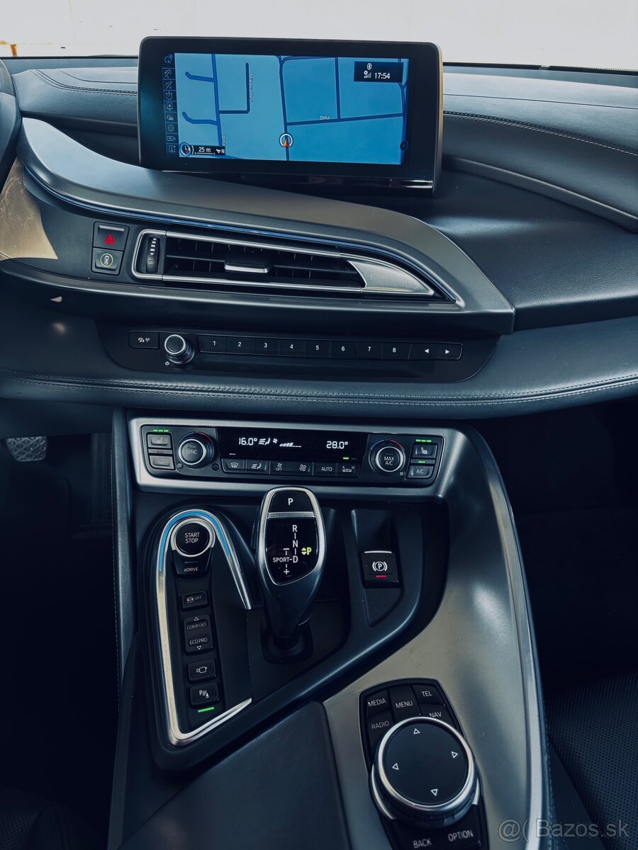 BMW i8 coupe - 13
