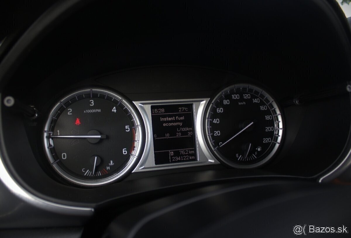 Suzuki Vitara 1.6 DDiS 88kw, MT6, 2WD, Elegance - 13