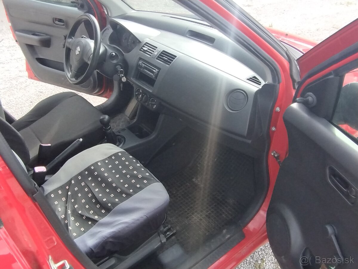 Suzuki Swift 1.3 GS ABS, A/C - 13