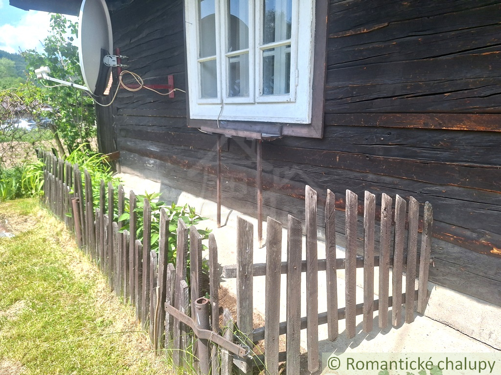 Murovaný dom s dreveničkou na krásnom a tichom mieste s ve - 13