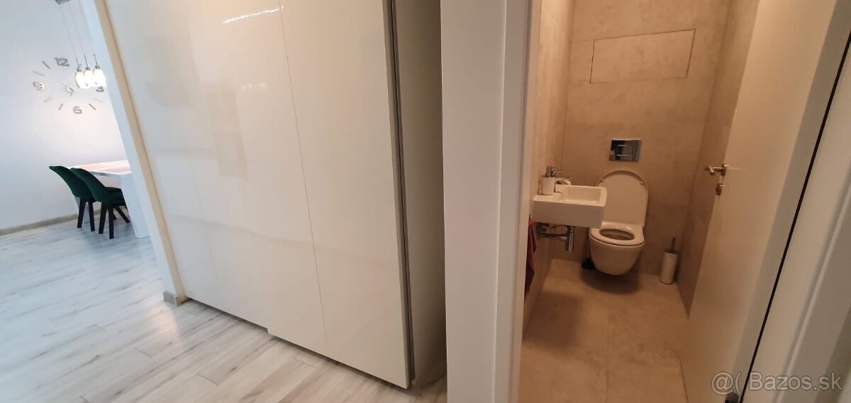 Prenájom moderného a štýlového 2-izbového bytu v Sky Parku - 13