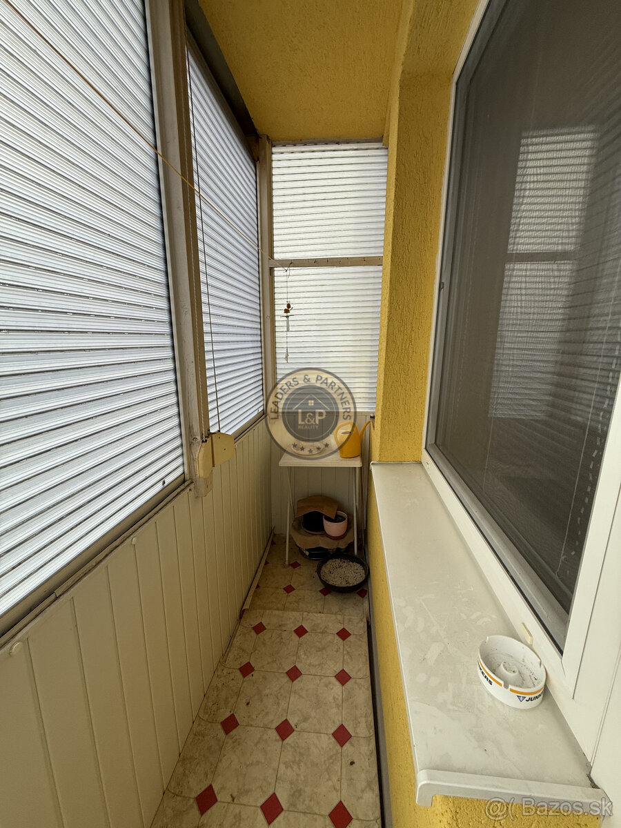 Na predaj 3iz. so zaskleným balkónom v Seredi - 13