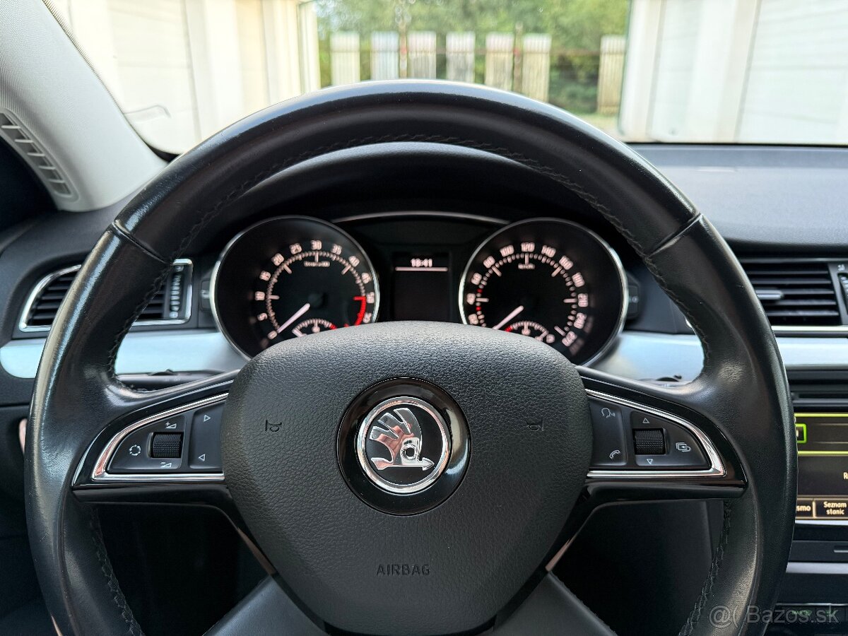 Superb 2.0 TDI CR Elegance DSG 185 000 km - 13