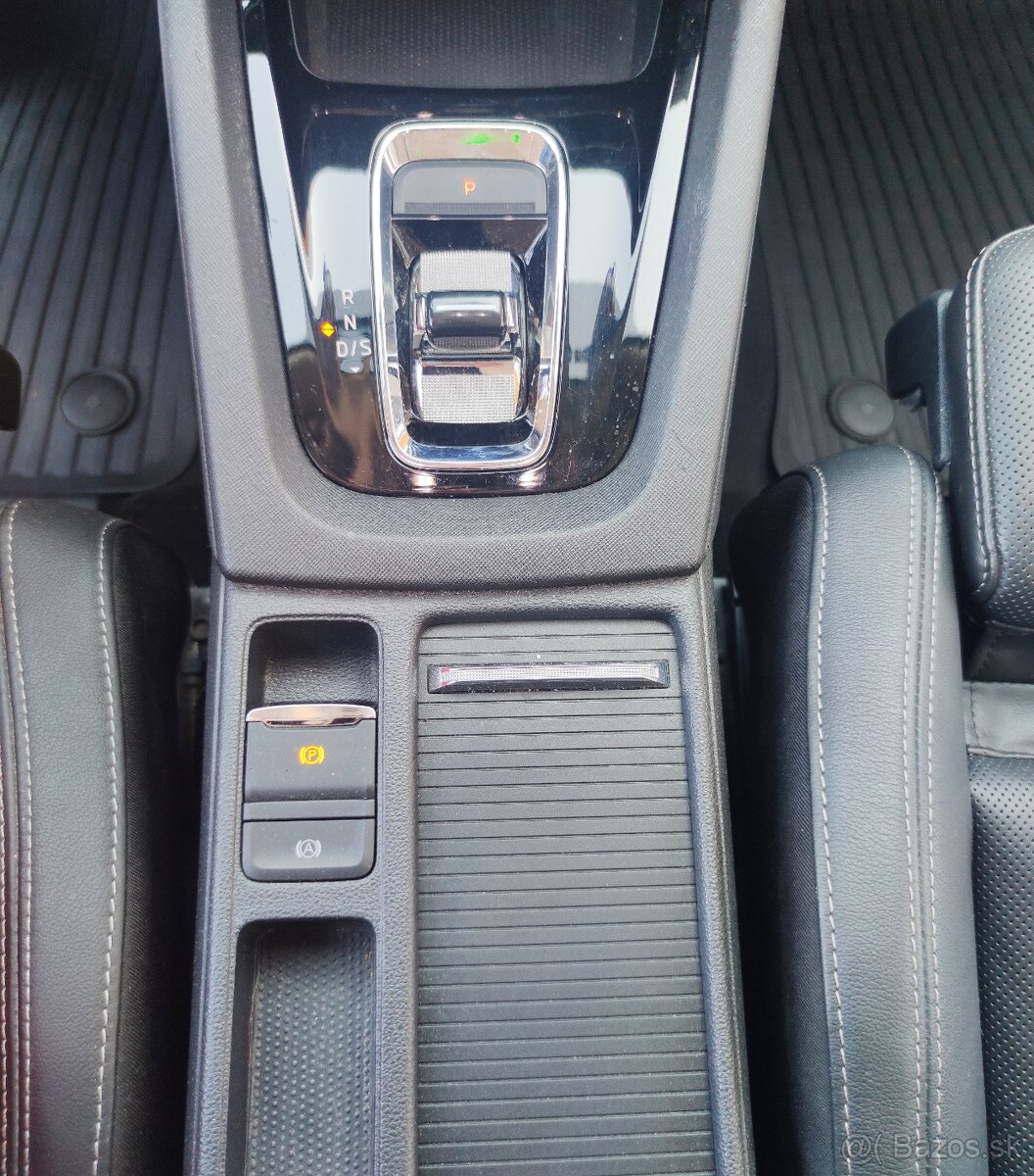 FULL VYBAVA -2.0TDI,150PS, PANO, MATRIX,WEBASTO,KOŽA, CANTON - 13