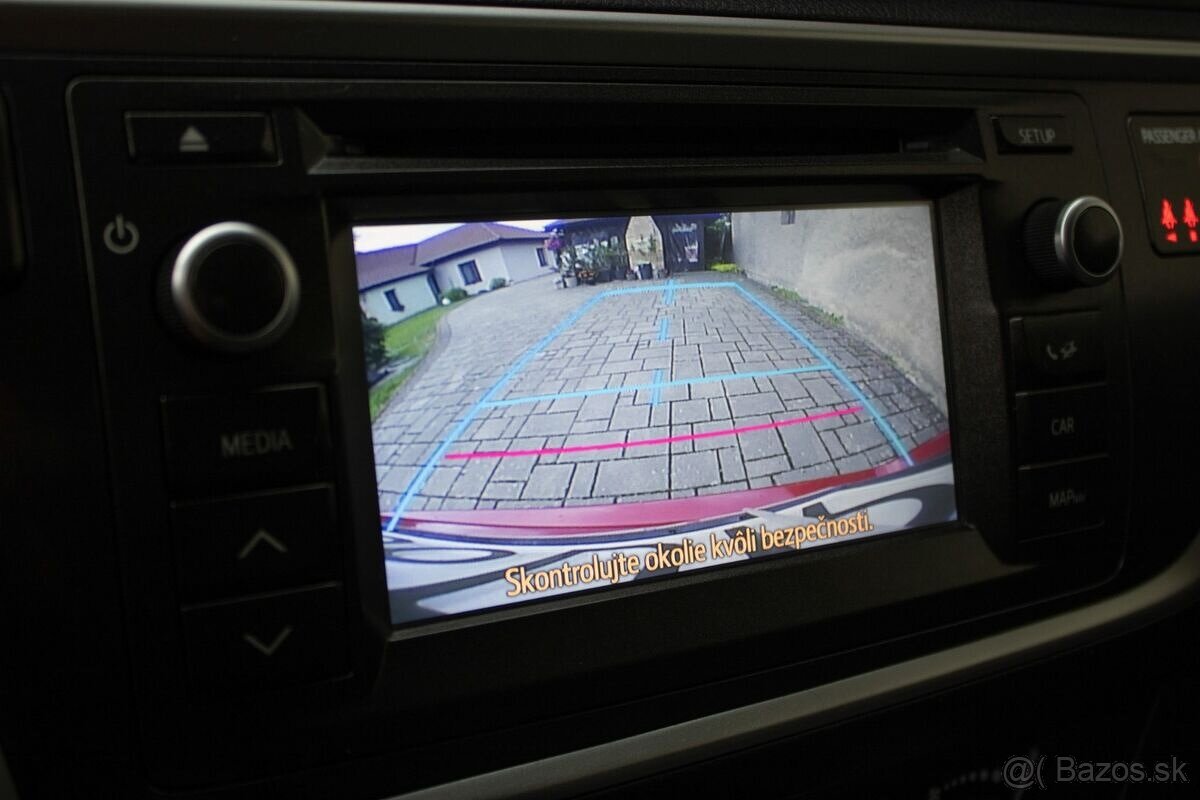 Toyota Auris TS 1.6 MT/6 2014 - 13