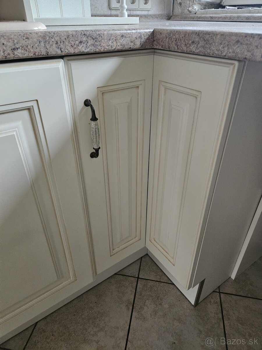 Moderná kuchynská linka so spotrebičmi - 13