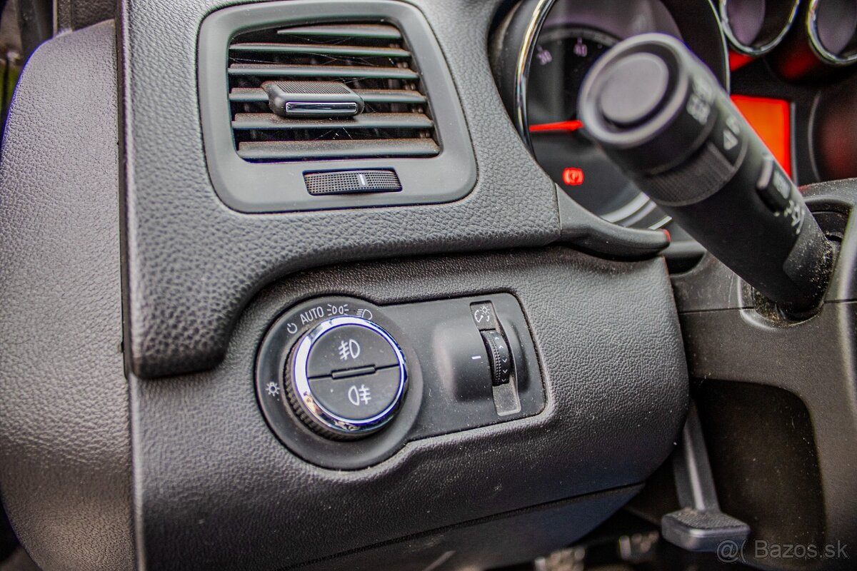 Opel Insignia ST 2.0 Turbo ECOTEC Cosmo - 13