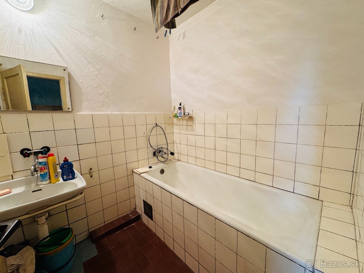 Výrazne znížená cena - 2 izbový byt na rekonštrukciu - 13
