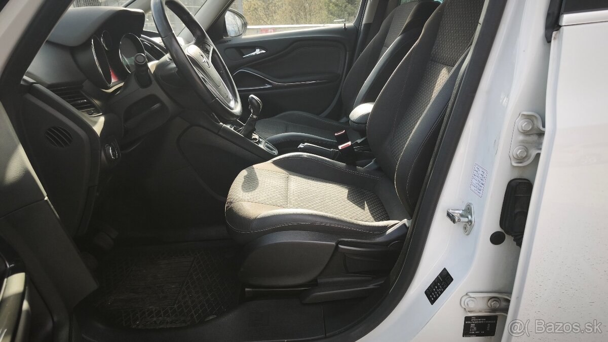 Opel Zafira Tourer Benzín LPG - 13