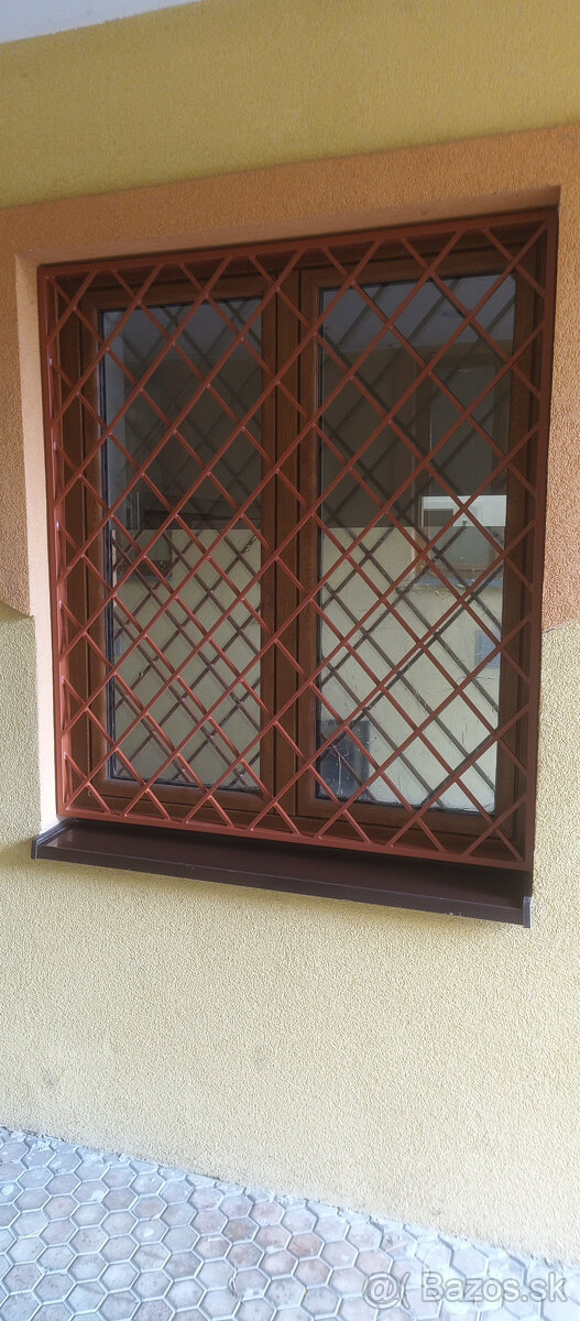 Mreže na okná , dvere - 13