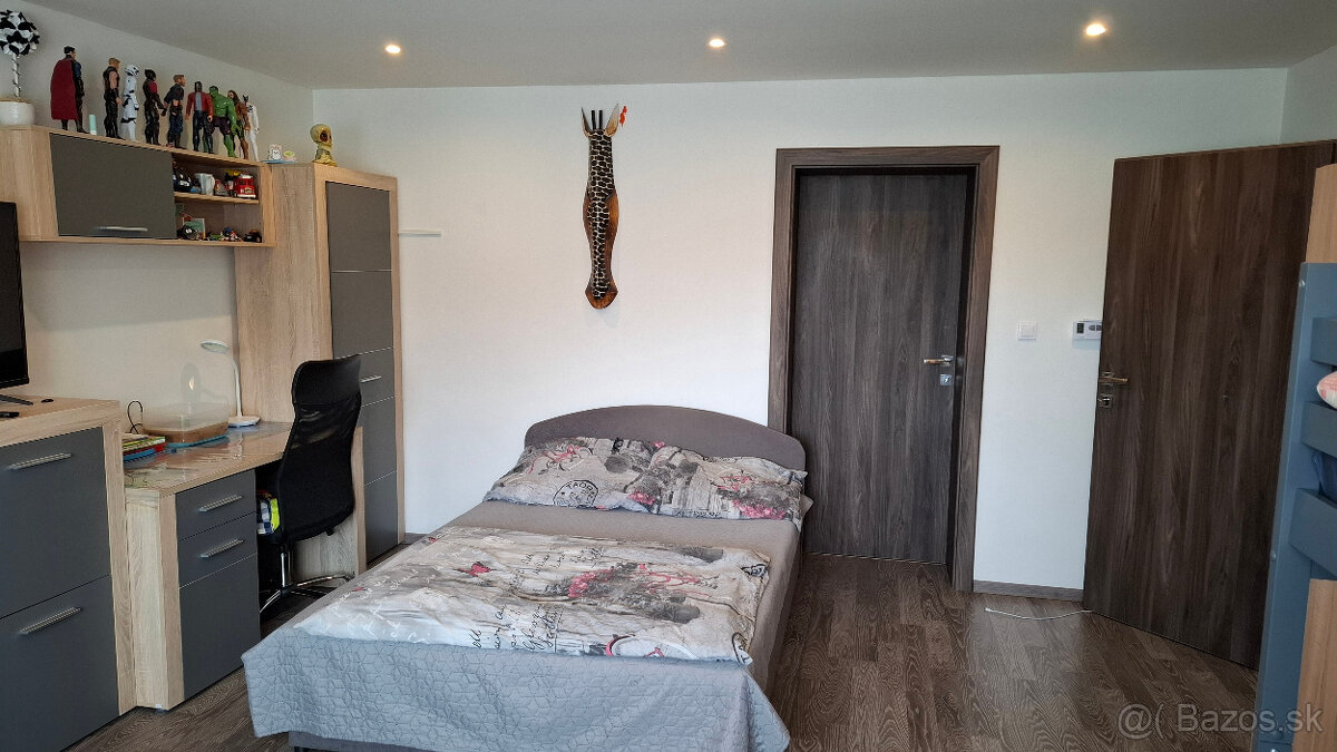 Na predaj krásny priestranný 5i rodinný dom Senica. - 13