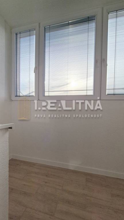 PRIESTRANNÝ 3-IZBOVÝ BYT, 70M2, PRIEVIDZA - 13