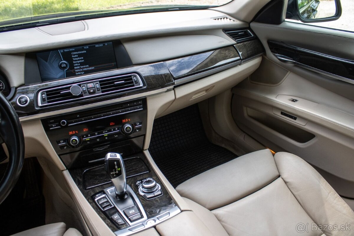 BMW 740d x-drive 225kW - 13