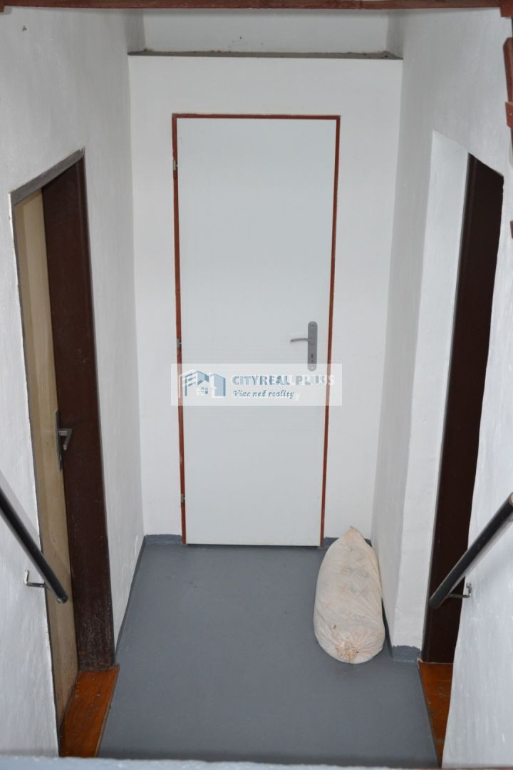 Na predaj 4-izbový rodinný dom Nové Zámky - 13