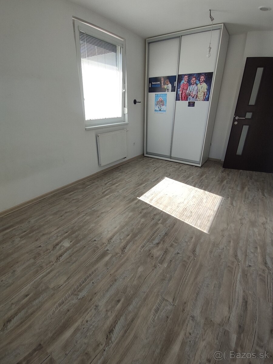 4 - izbový rodinný dom, veľký pozemok 583 m², garáž, Rajka - 13