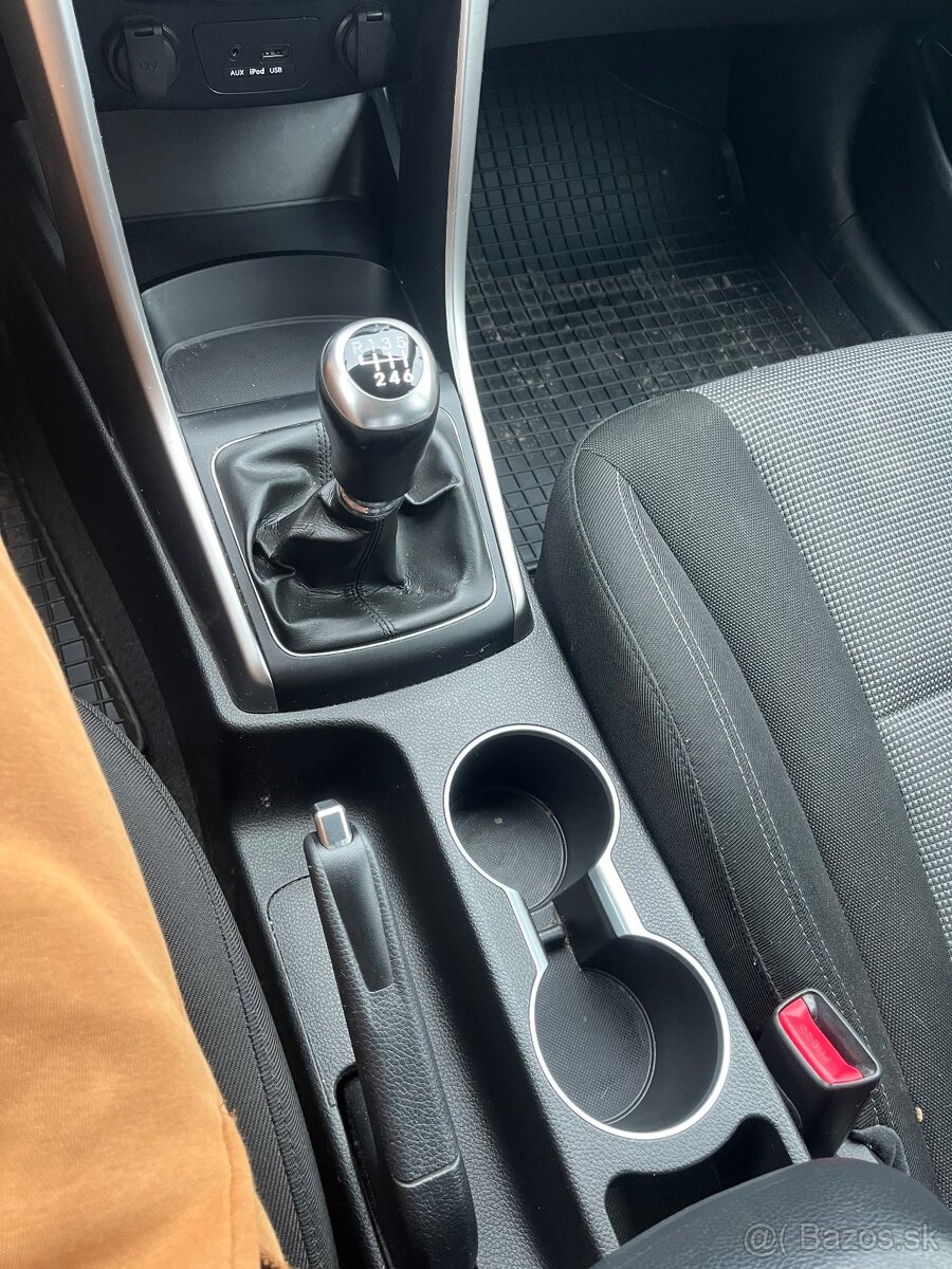 Hyundai i30 1.4 benzin - 13