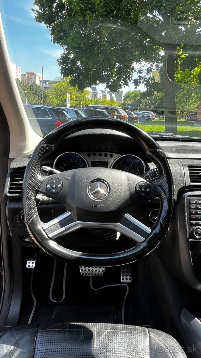 Mercedes R 320 - 13