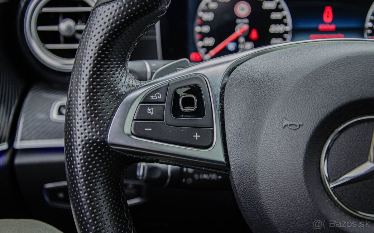 Mercedes-Benz E trieda Sedan 350 BlueTEC - 13