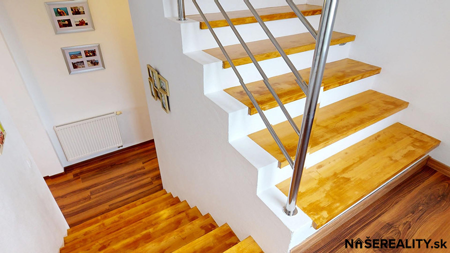 Na predaj: Moderný 5-izbový rodinný dom s bazénom, záhradou - 13