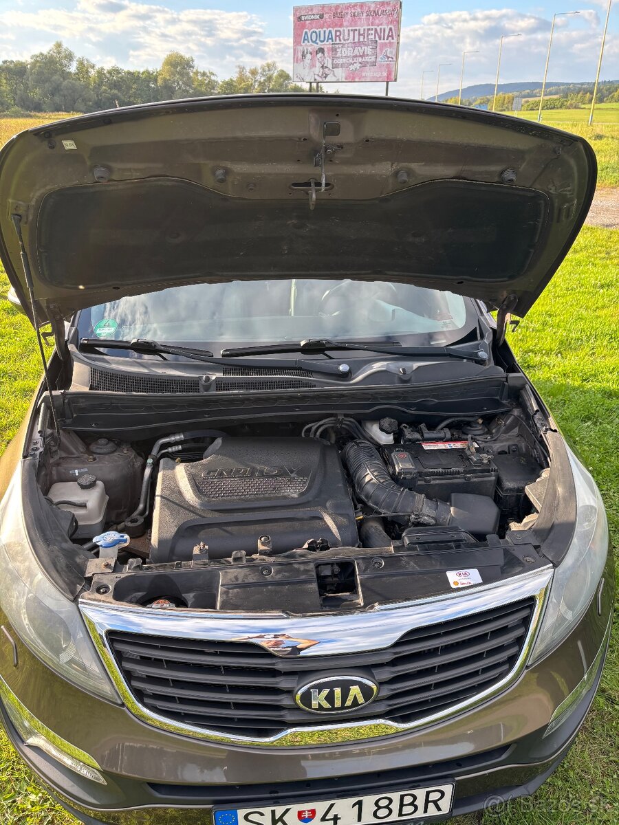 KIA SPORTAGE 2,0 CRDI 4WD - 13