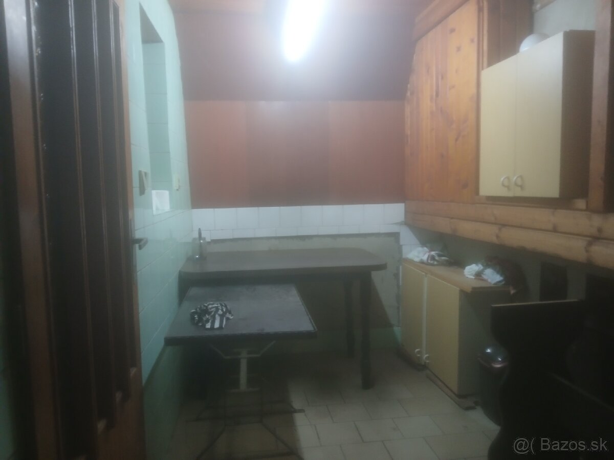 Predám murovanu chatu - 13