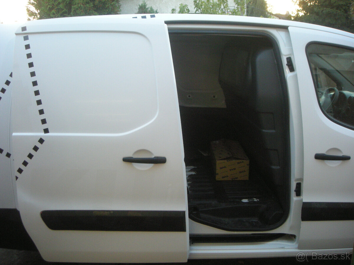Peugeot Partner BlueHDI 100 1.6HDi rv2018 Predlzena verzia - 13