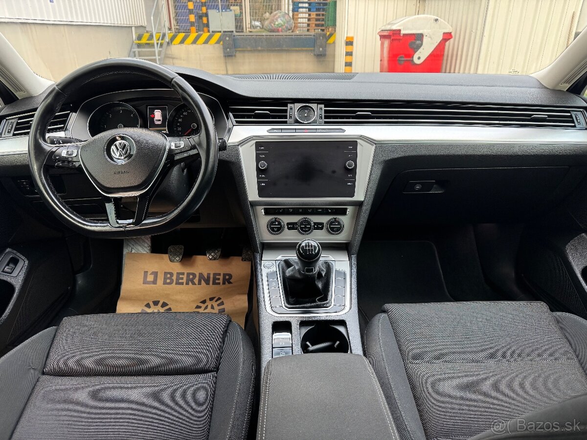 Volkswagen Passat 2.0 TDI 110kw ACC - 13