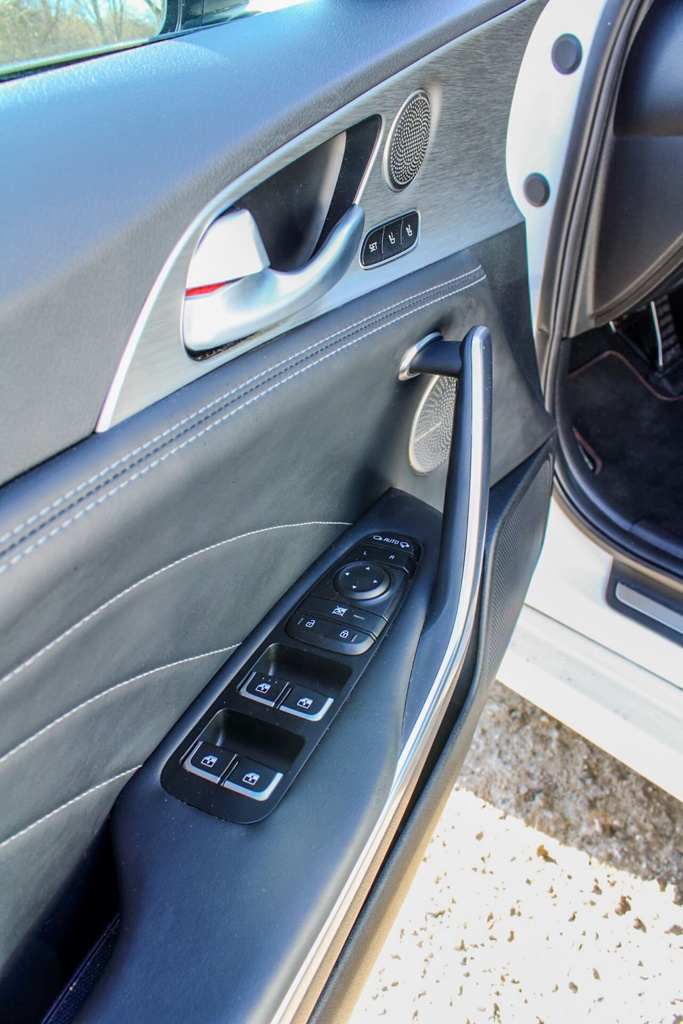 Kia Stinger GT 3.3 V6 T-GDI AWD - 13