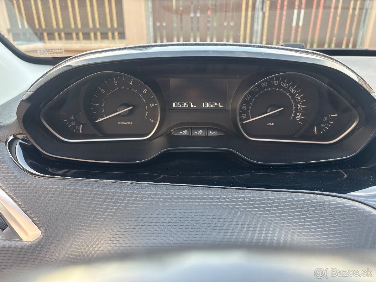 Peugeot 2008 - 13