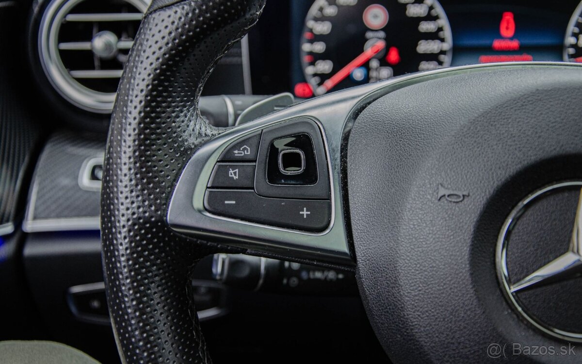 Mercedes-Benz E trieda Sedan 350 BlueTEC - 13