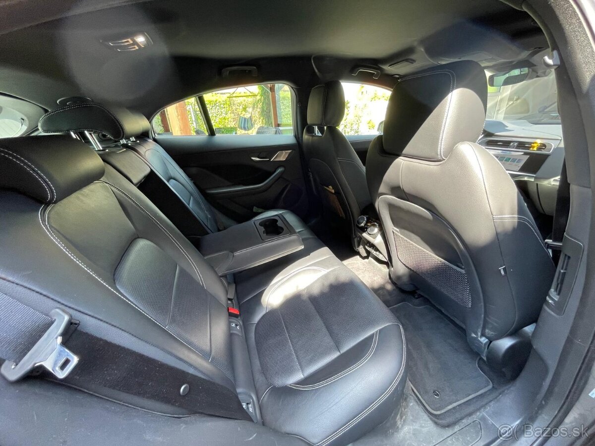 Jaguar I-Pace EV400 - 13