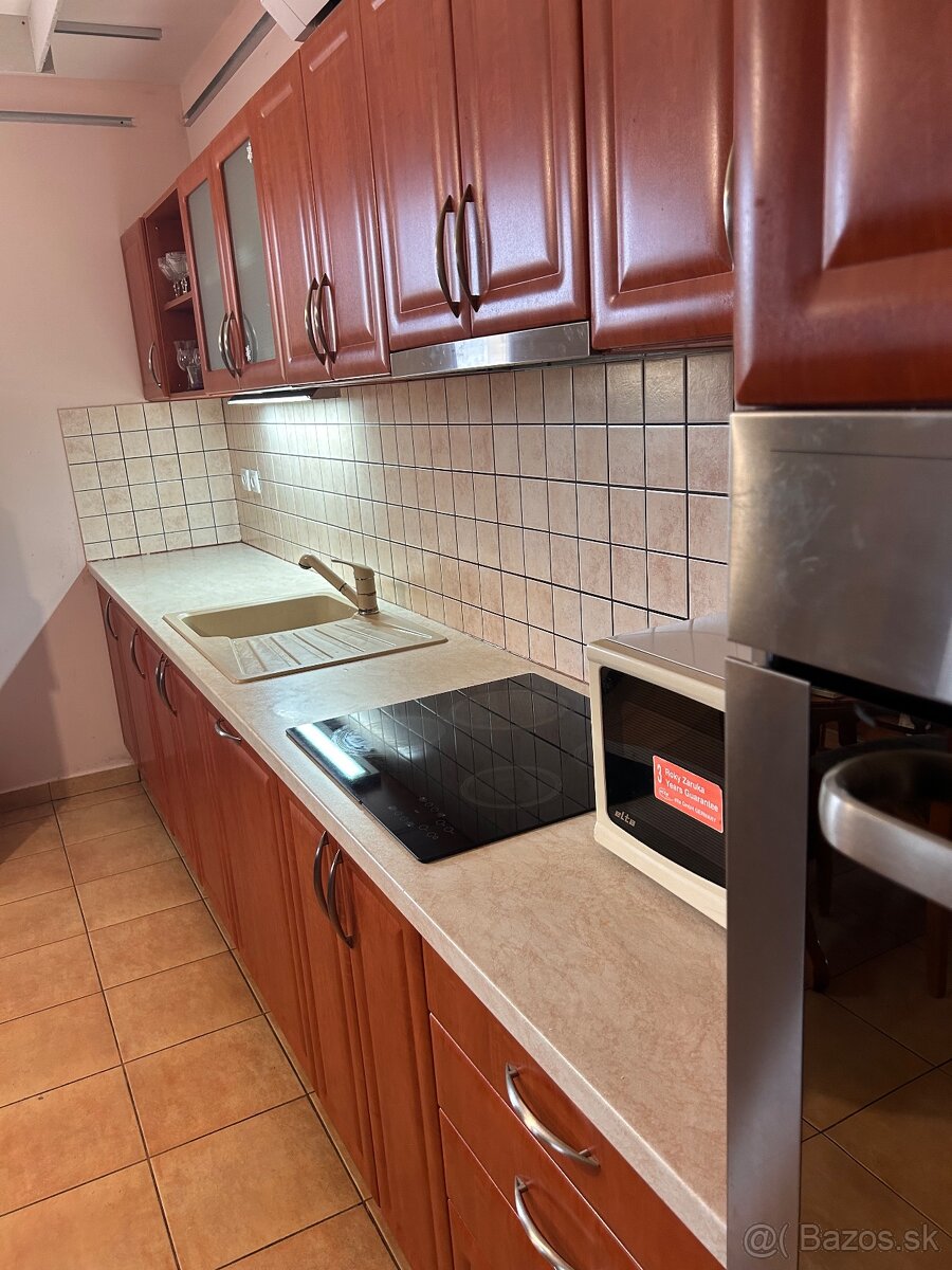 Kuchynská linka - 13