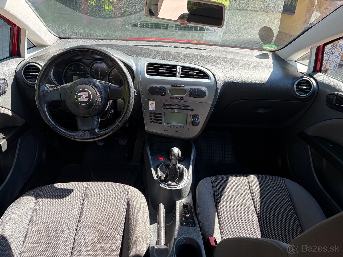Seat Leon 1.9 TDI Stylance, rok 2008 - 13